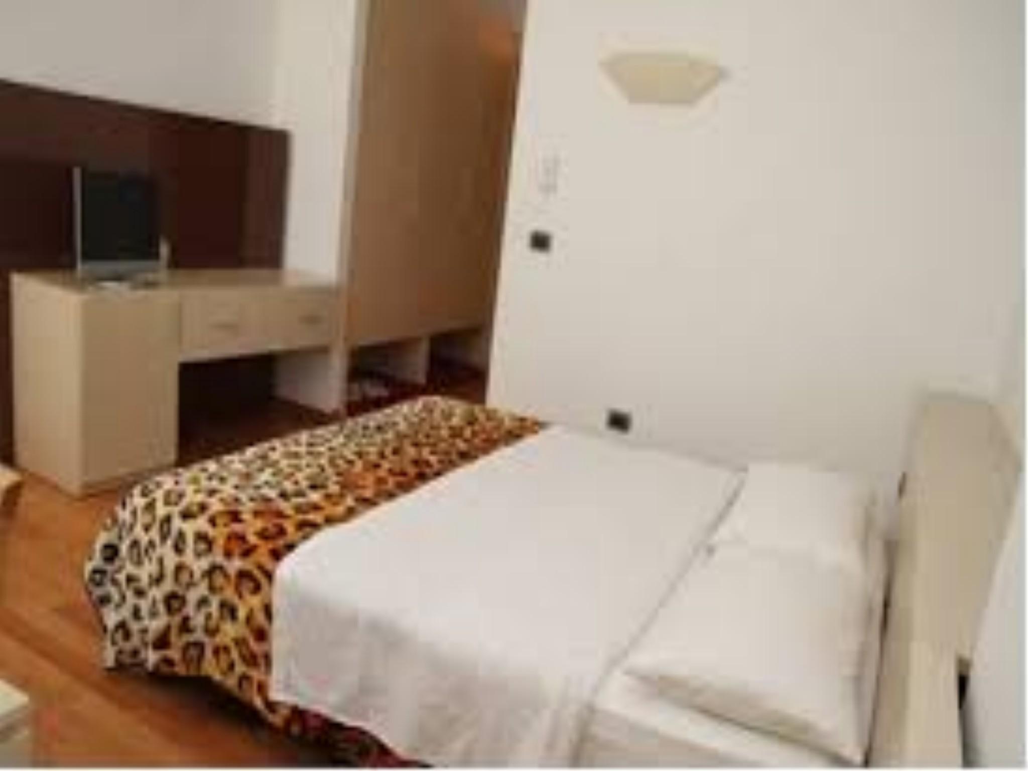 Hotel Bermon Tirana Exterior photo