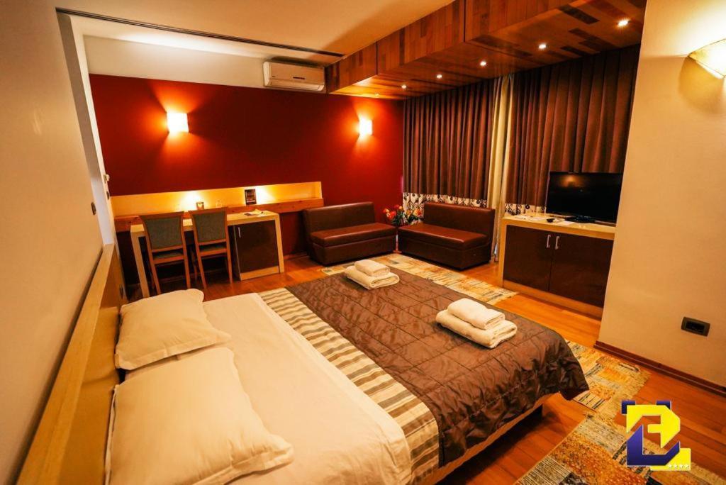 Hotel Bermon Tirana Exterior photo