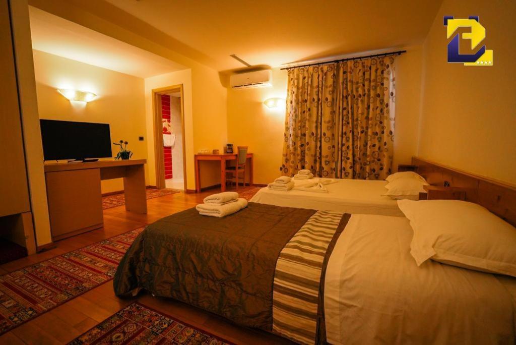 Hotel Bermon Tirana Exterior photo